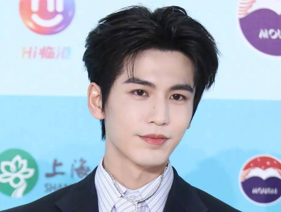 白玉兰奖红毯生图来了！杨幂脸上凸起一条线，杨紫用力过猛妆太浓 - 23