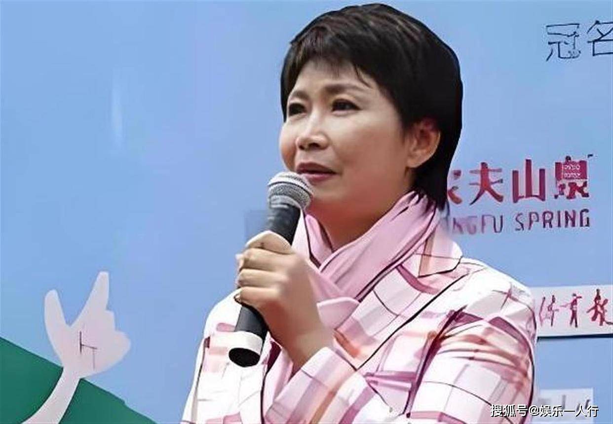宁辛：22岁母逝父瘫，与丈夫分居22年无孩，她把“苦”字刻进了名字里 - 14