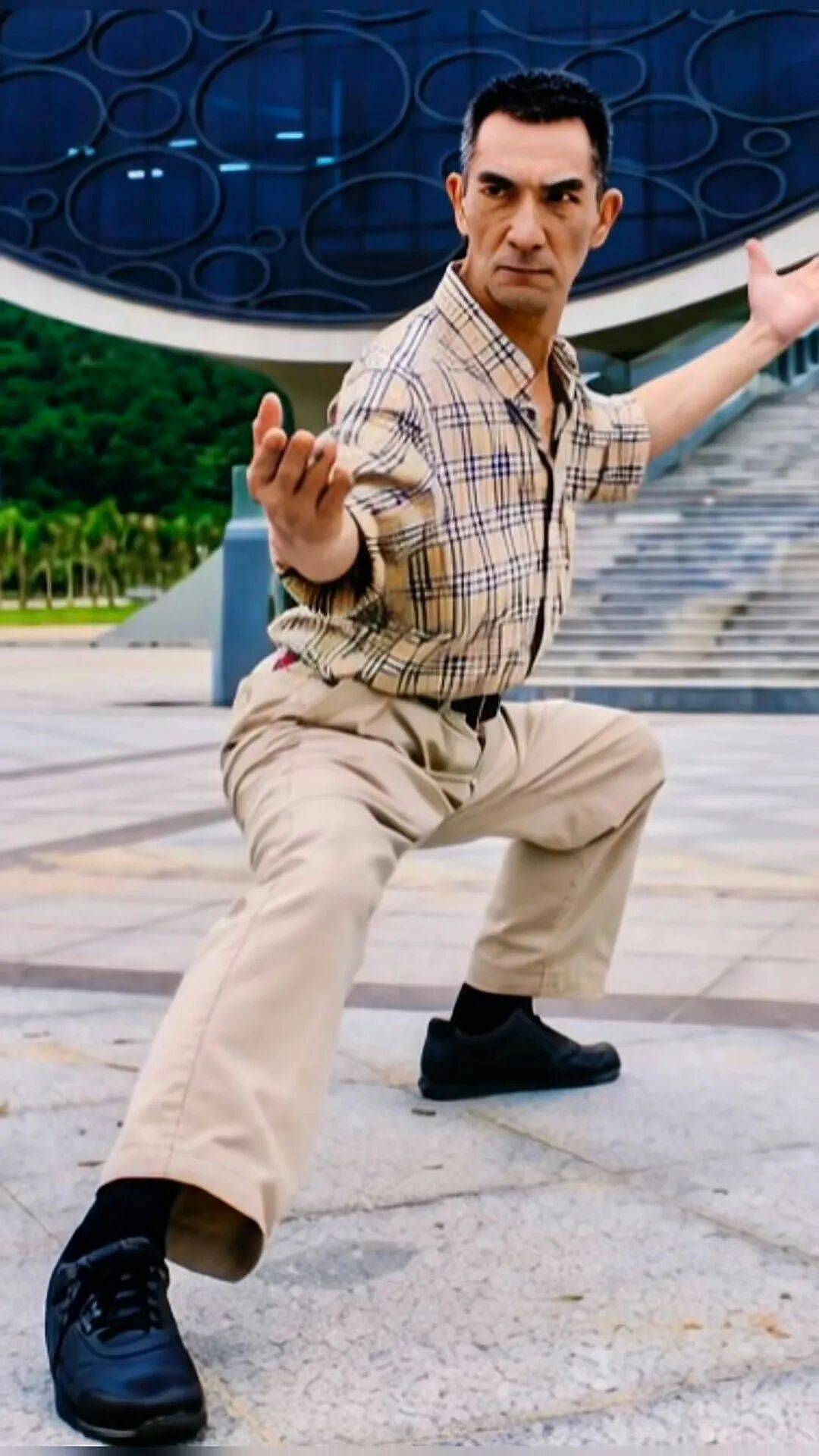 TVB御用恶霸近况曝光,瘦到令人担心却中气十足,如今成执行董事 - 5