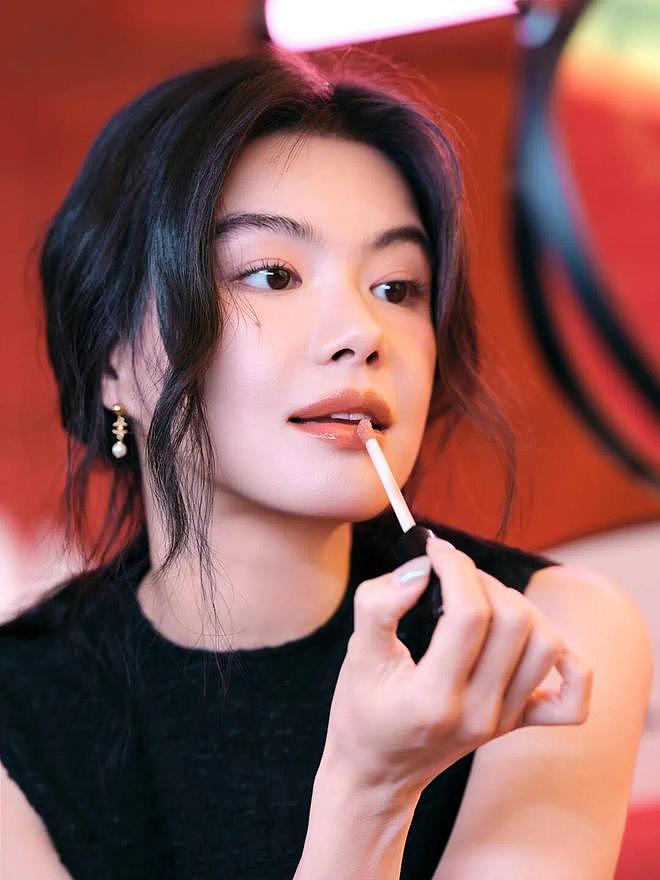 VOGUE播客回归：她们聊聊闪亮时刻 - 22