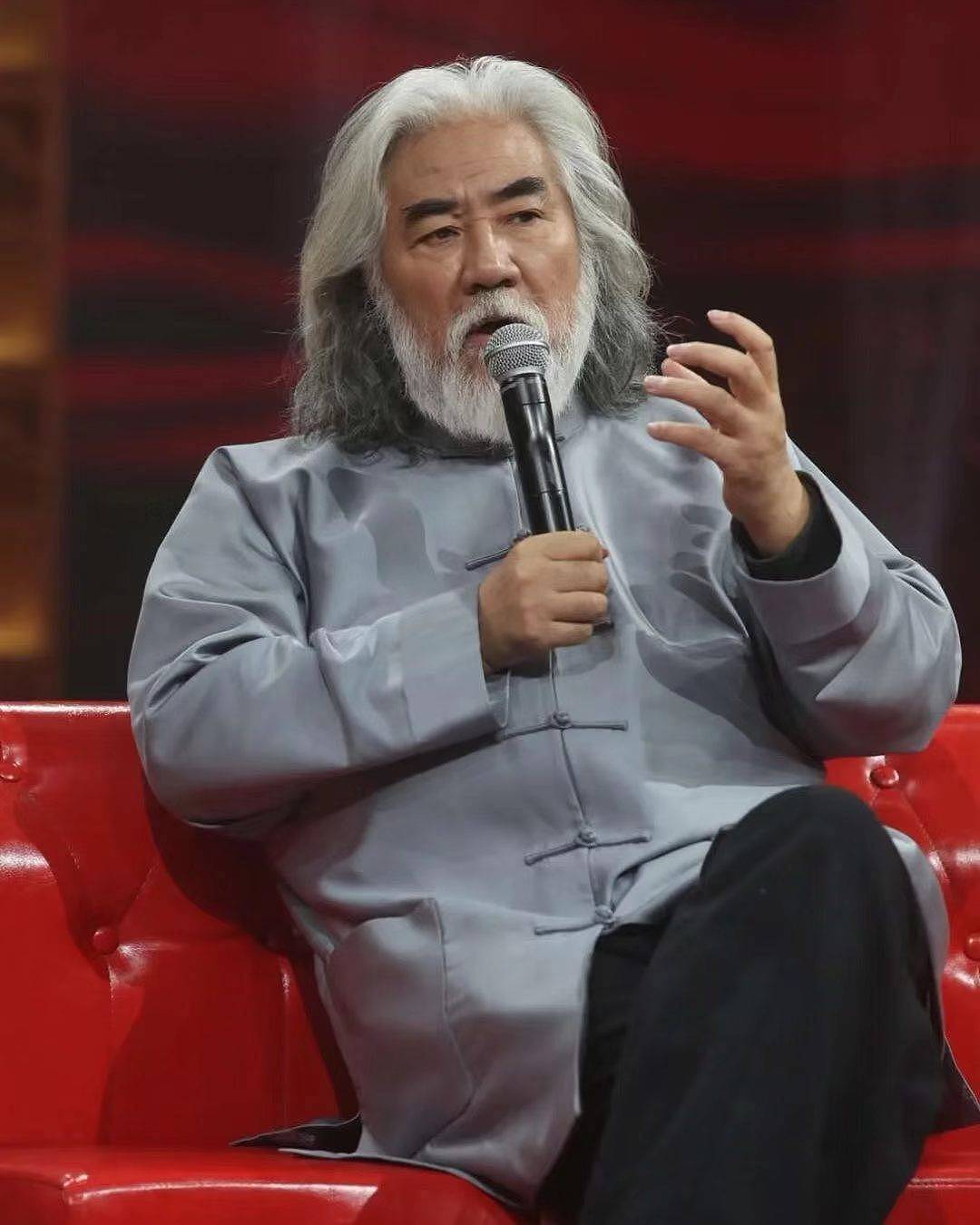 张纪中被曝婚内转移千万资产给小31岁现任，为爱剃掉30年胡子，转头向前妻“讨债” - 2