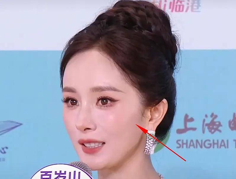 白玉兰奖红毯生图来了！杨幂脸上凸起一条线，杨紫用力过猛妆太浓 - 4