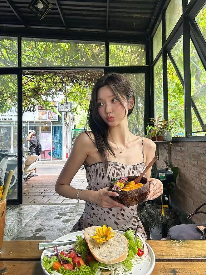 小韩网红模特金娜熙knhs2。以美妆、穿搭照片走红！ - 10