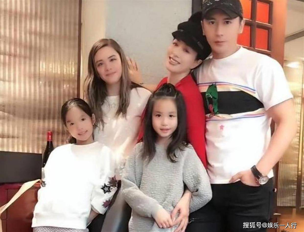 钟丽缇白忙俩月！女儿偷拍姐姐如厕反转：聊天记录锤死是Jaden，之前说是同学全是编的 - 13