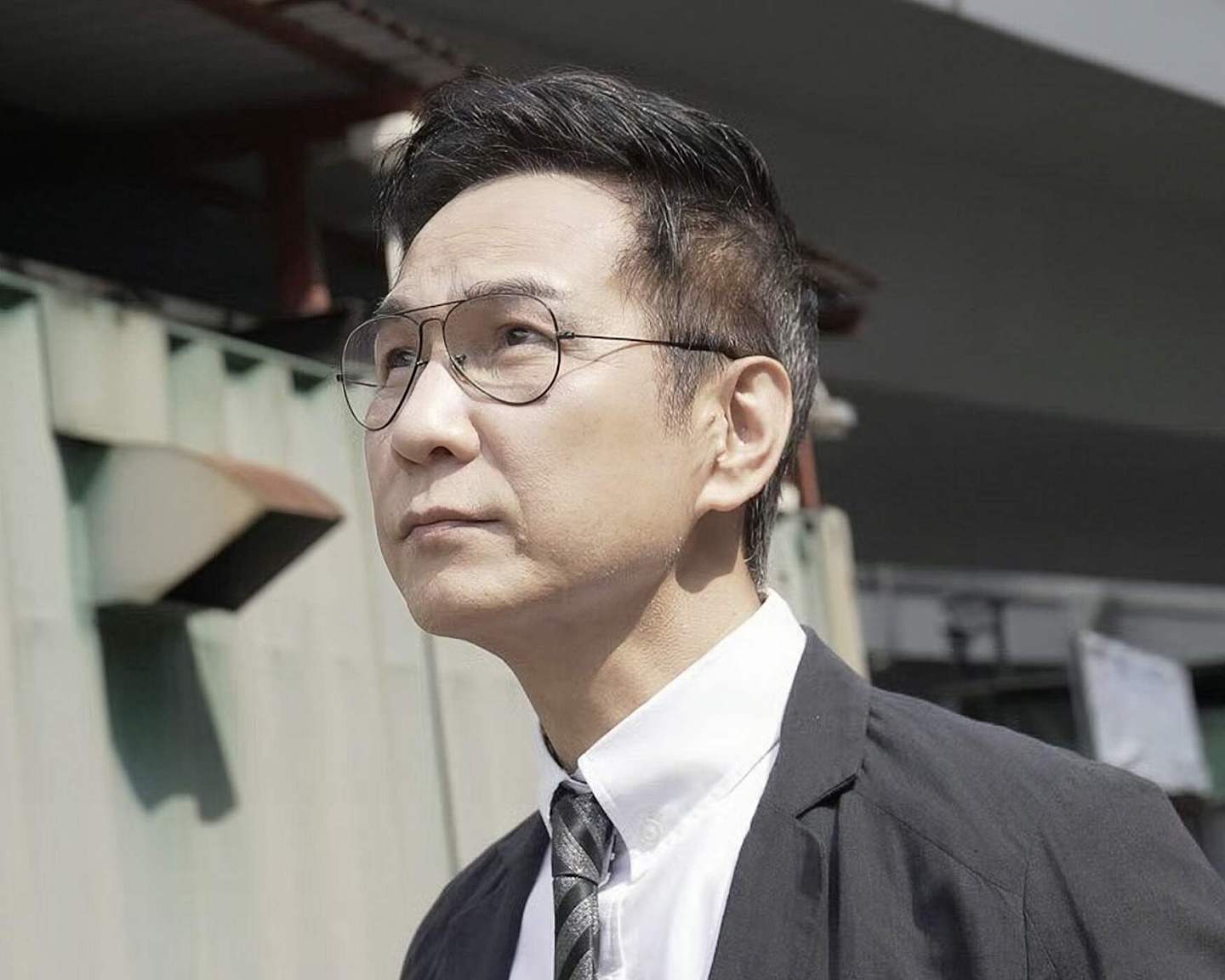 突发！香港知名演员自曝靠喝尿治疗抑郁症，婚后和妻子坚持丁克 - 4