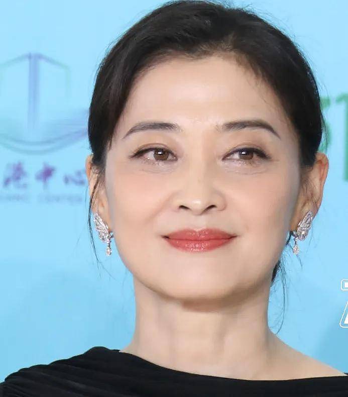 白玉兰奖红毯生图来了！杨幂脸上凸起一条线，杨紫用力过猛妆太浓 - 16