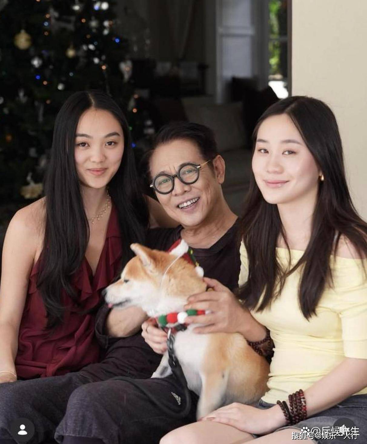 63岁李连杰父亲节晒父女合照,四个女儿全部出镜,长女长得像前妻 - 4