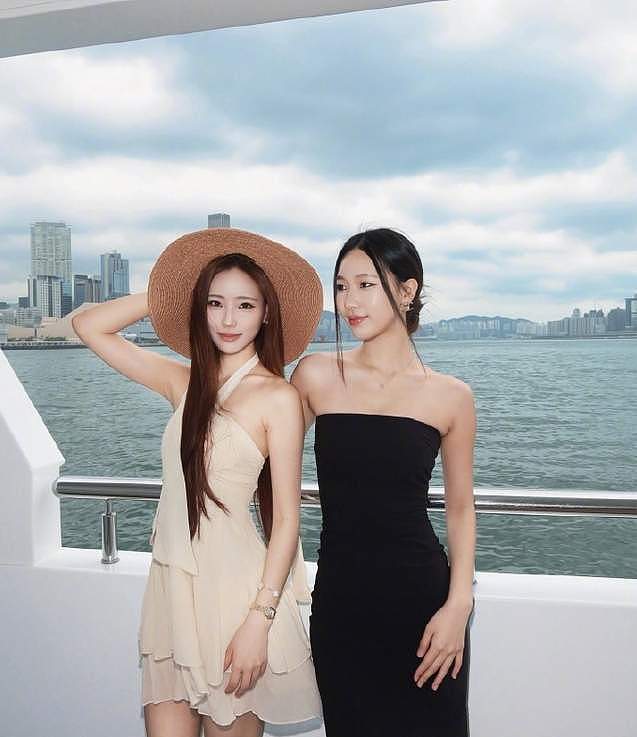 小S香港全家游走出低谷：和许雅钧打破婚变传闻，俩女儿美似超模 - 3