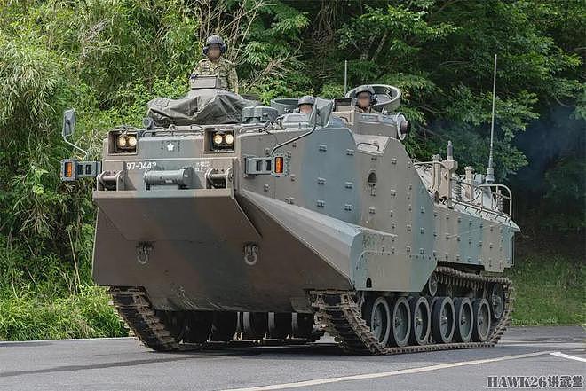 集腋成裘：B-2掠过犹如鬼魅 美国陆军成立250周年阅兵式的小手脚 - 10