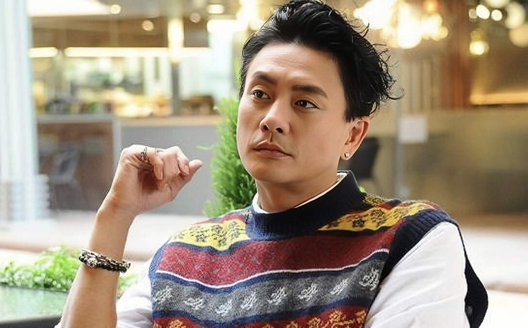 香港知名男星宣布不结婚，受父母离婚影响，在离世前会花光积蓄 - 10