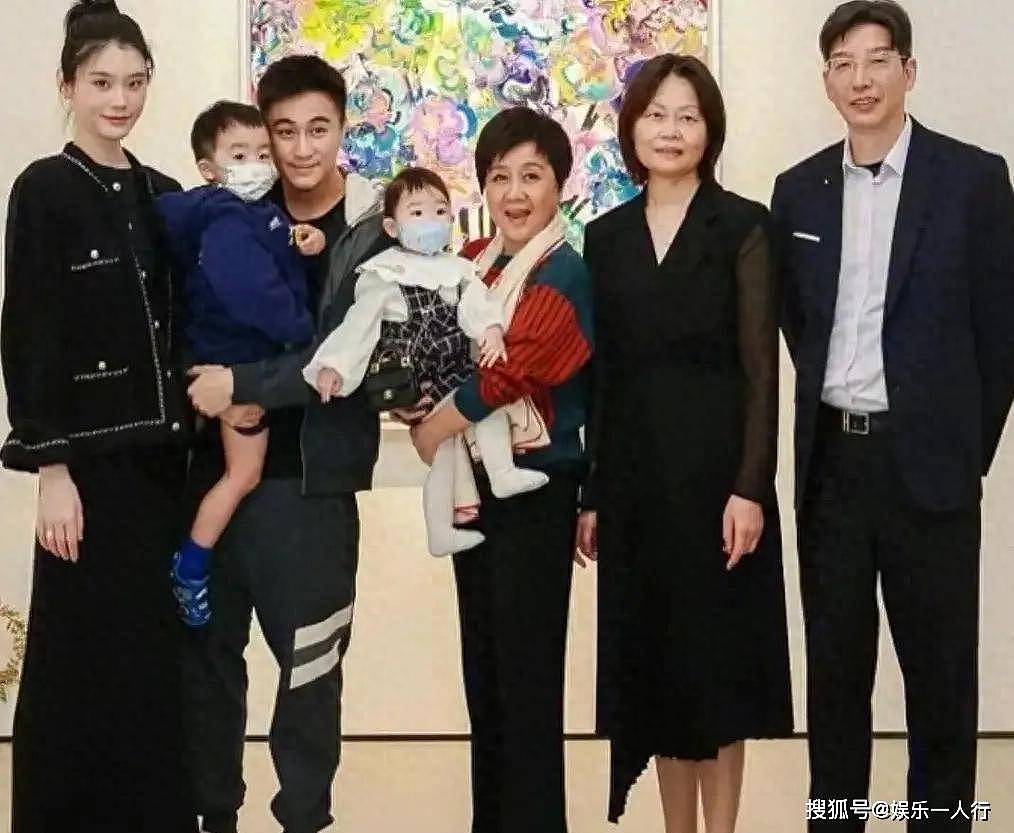 强强联手!奚梦瑶和梁安琪在香港买豪宅,婆媳斥资1.68亿,同一层买了三套房 - 4