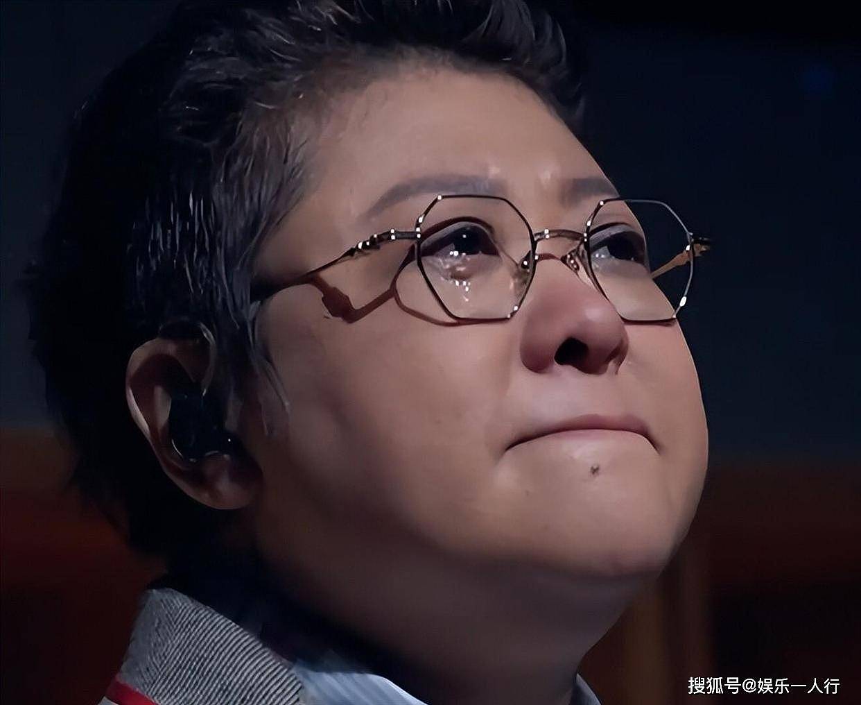韩红站台风波升级，官方点名，真实身份引争议，担心的事还是发生 - 6