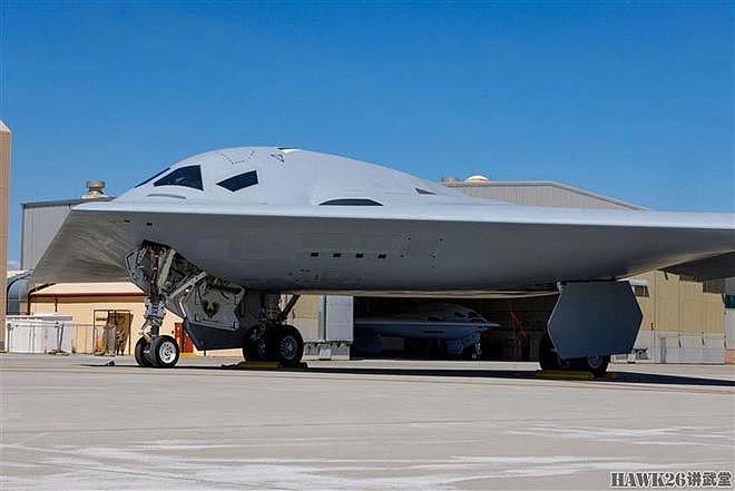 B-21“突袭者”隐形轰炸机进入战备状态 美国现代化改造空军基地 - 3