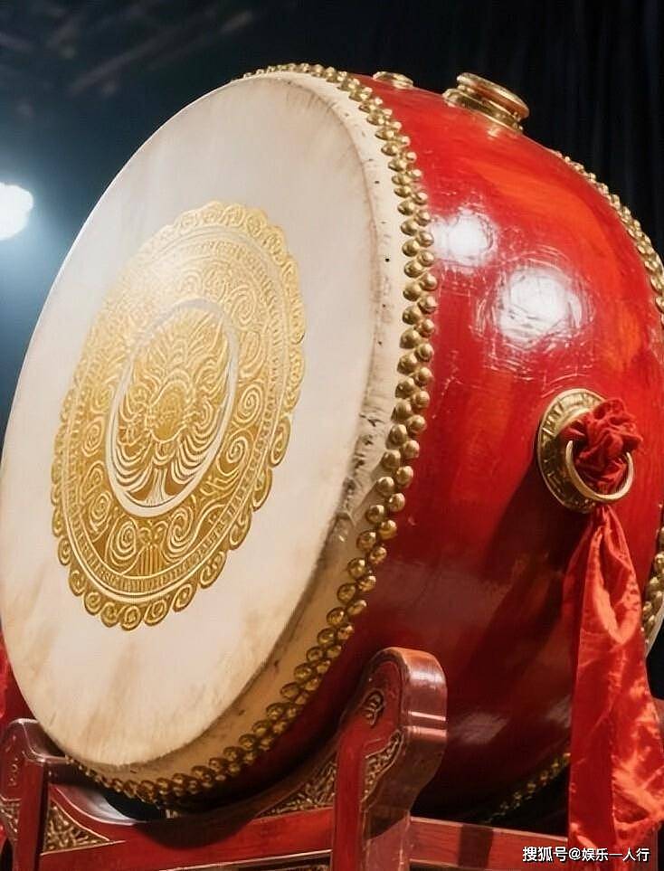 击鼓风波仅2天,央视点名朱一龙,结果和我们想的不一样,真正该被问话的不是他 - 8