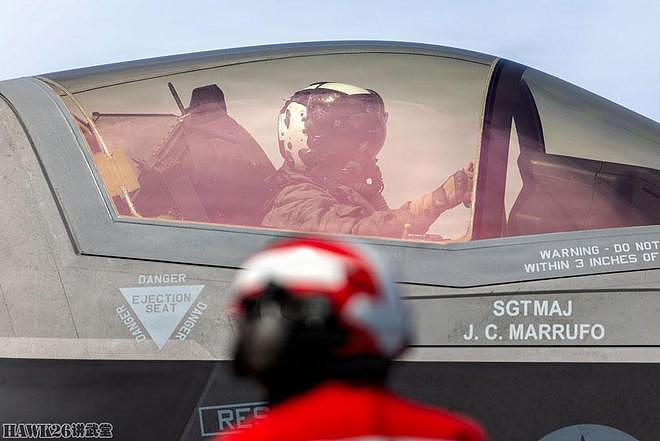 美国“拳击手”号两栖攻击舰飞行训练 F-35B隐形战斗机频繁起飞 - 6