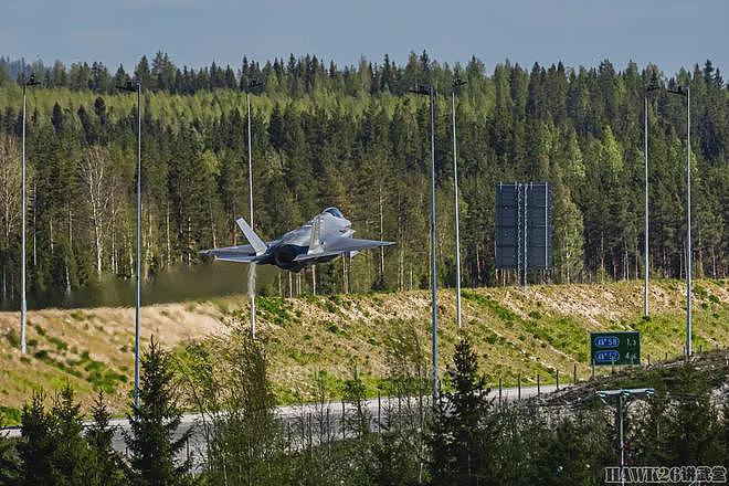 荷兰空军F-35A隐形战机降落芬兰公路 西欧各国相继提高战备水平 - 2
