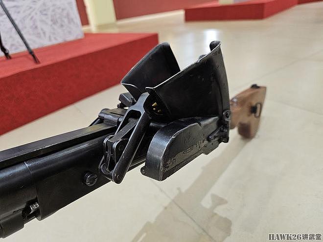 俄罗斯军事历史博物馆展出珍贵的DP原型枪 采用“歪把子”弹斗 - 3