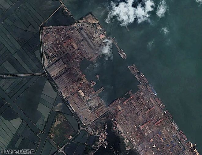 海外谈中国：世界上最大补给舰接近完工 成为航母打击群关键一员 - 2