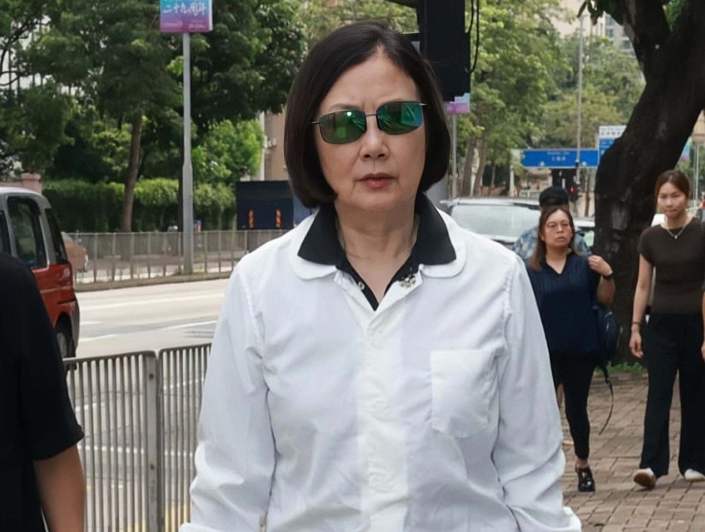 一路走好!香港知名老戏骨正式出殡,多位港星亲自到场送别 - 2
