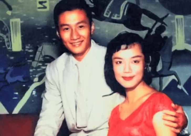 谢贤风流一生,初恋变心嫁人远走,和狄波拉离婚后找了小49岁女友 - 4
