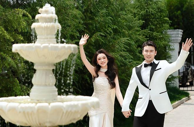 妻子也是国乒冠军！24岁王楚钦陪练晒婚纱照：他曾击败张本智和 - 4