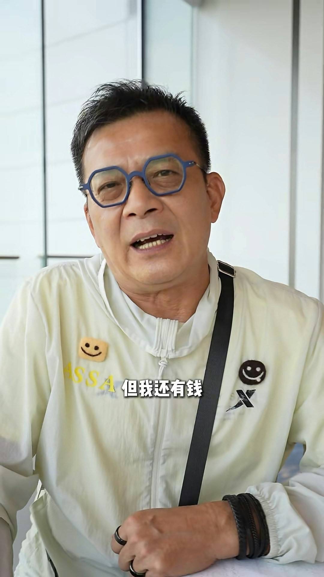 香港知名男星亲口否认复出，回应经济问题：我还有钱不用担心 - 3