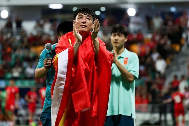 国足客场小胜新加坡：胜利可喜，混乱可惜 - 6