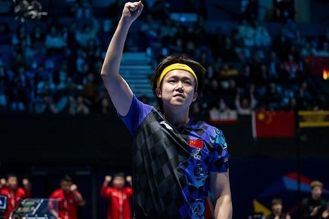 名嘴:王楚钦凭什么当队长?他有成绩又能把大家的精气神凝聚在一起 - 1