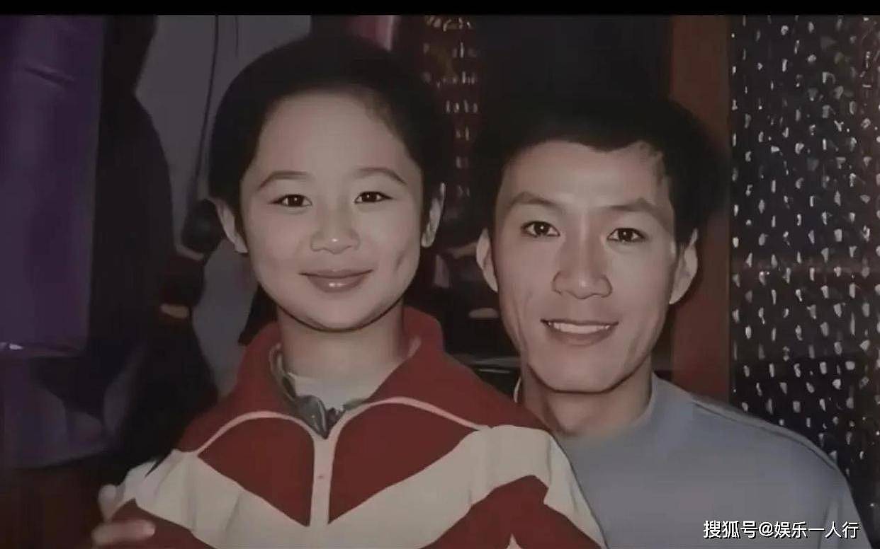 当年被宋丹丹劝“长这样别演了”的杨紫，拿了白玉兰视后第一句喊爸妈 - 19