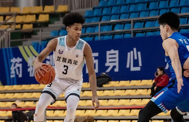 又一广东宏远弃将崛起！中国男篮20岁混血新星闪耀：砍28+11+5 - 1