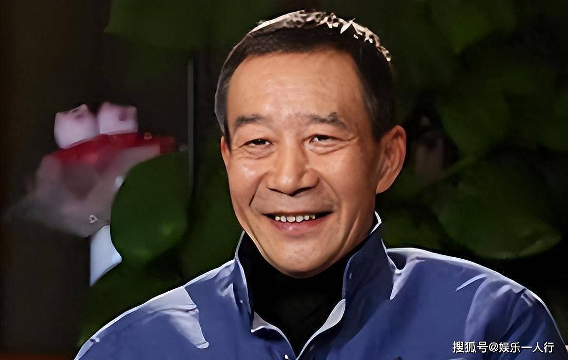 被央媒怒批,目不识丁,脑袋空空,这4位绝望的文盲 凭啥走红?到底谁在兜底? - 18