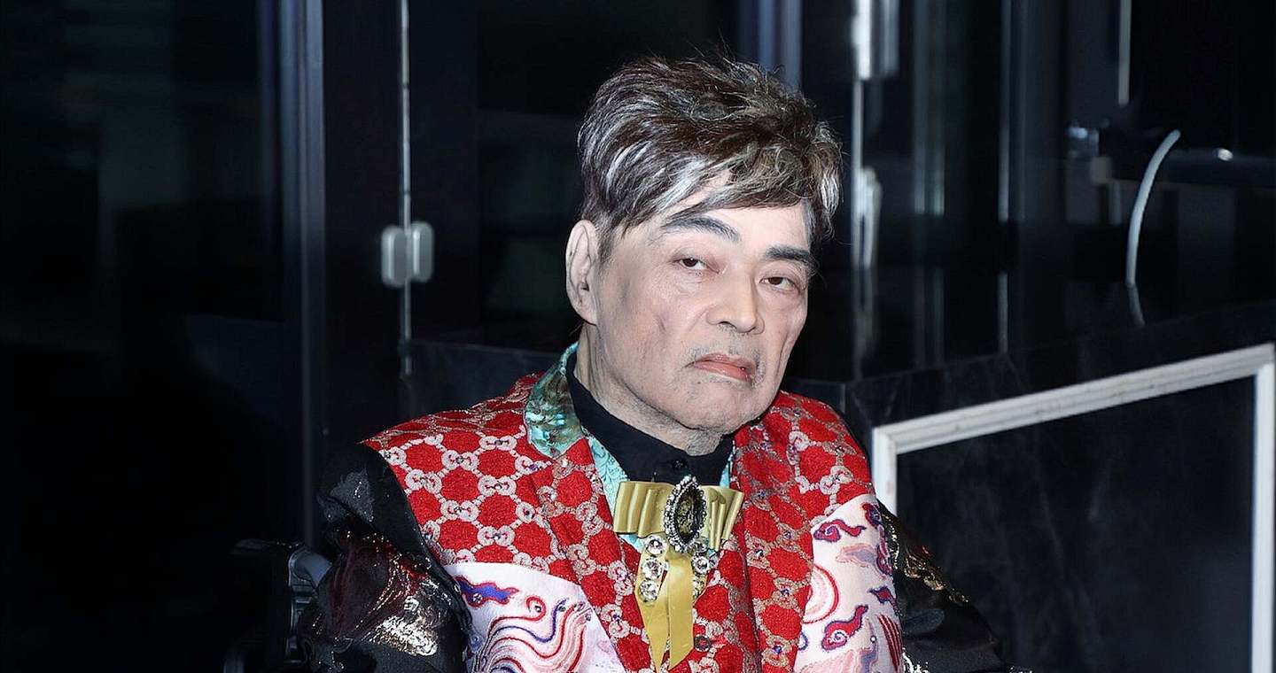 突发!香港知名歌手在养老院遭虐待,身上长满压疮一年半没洗澡 - 8