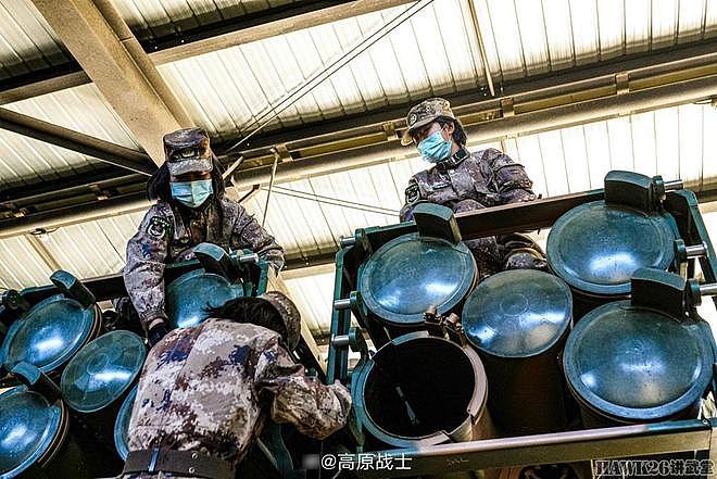 海外谈中国：PHL-191模块化火箭炮系统训练视频 空爆杀伤效果曝光 - 9