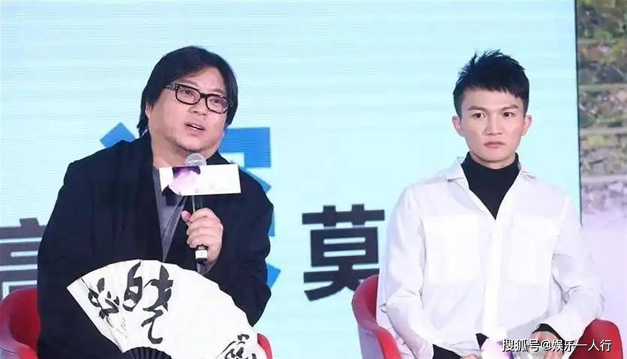周深2026再陷“不男不女”争议？武汉场3.8万人合唱，李晨当年那句话终于应验了 - 34
