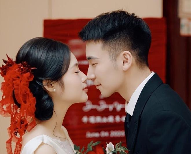 妻子也是国乒冠军！24岁王楚钦陪练晒婚纱照：他曾击败张本智和 - 2