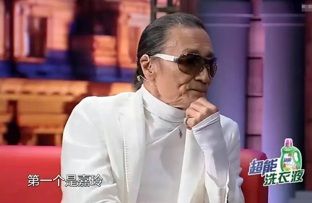 谢贤风流一生,初恋变心嫁人远走,和狄波拉离婚后找了小49岁女友 - 5