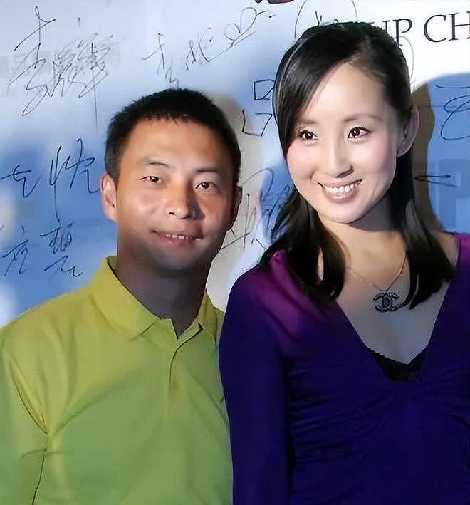 奥运冠军李小双：53岁满头白发，身家过亿，与妻子恩爱23年仍无子 - 4