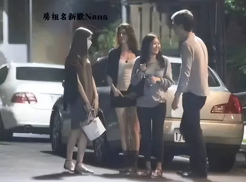 事态升级!霍启刚评论区沦陷,准弟媳娜然家世曝光被质疑辱华 - 14