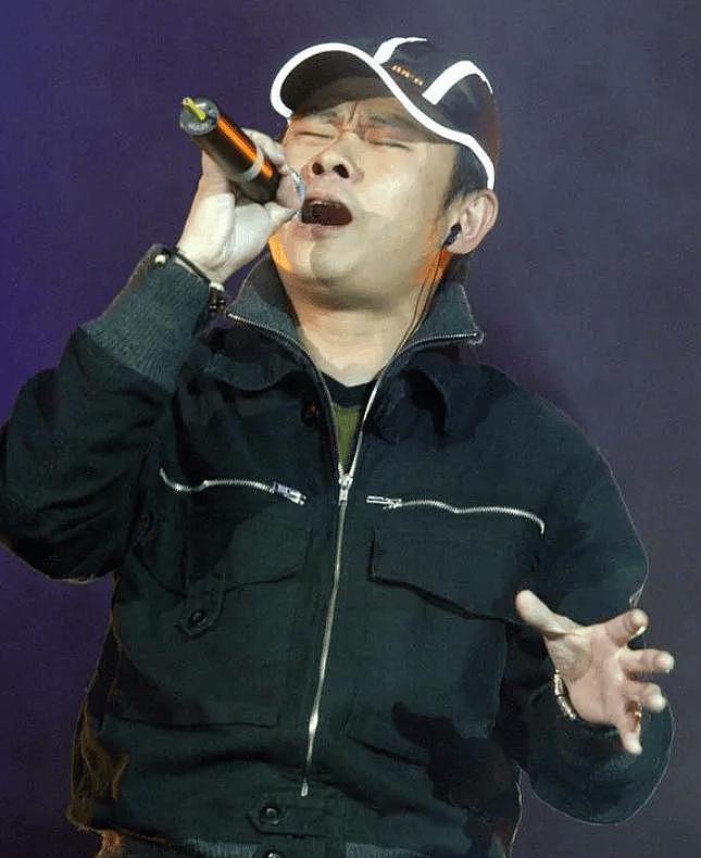 刀郎因演唱会爆火再遭陈伟痛批 - 22