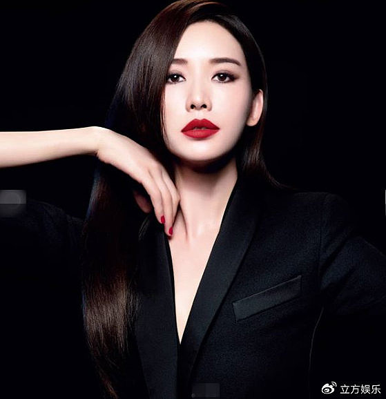 林志玲晒美照气场全开性感美艳 红唇妩媚尽显女神风范 - 1