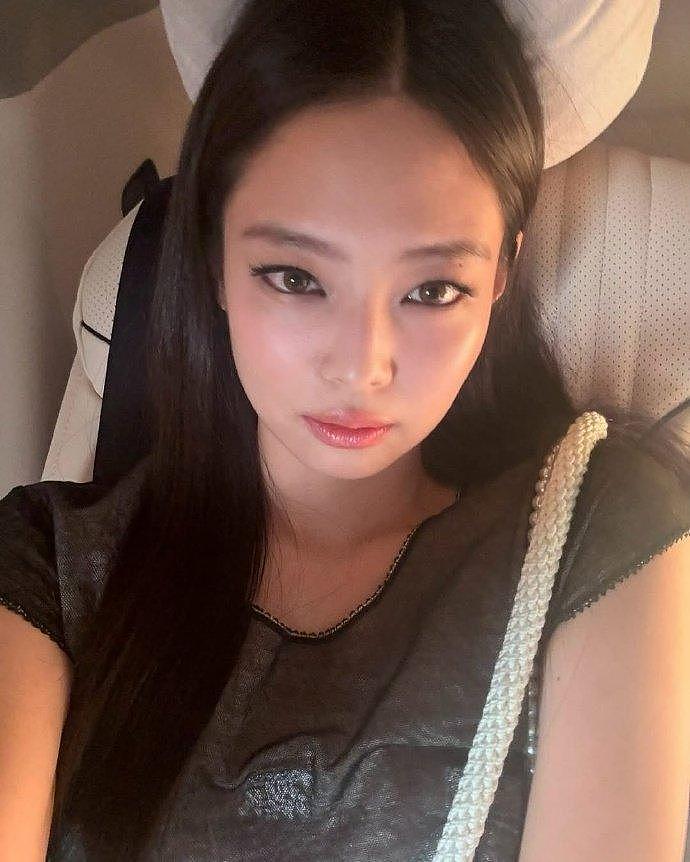 Jennie出道后首张正规专辑，将于3月7日发布 - 10