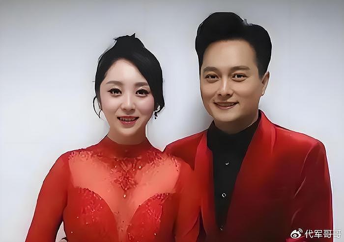 草根歌手云飞:星光大道走红后,再婚娶小10岁美女,如今怎样了? - 7