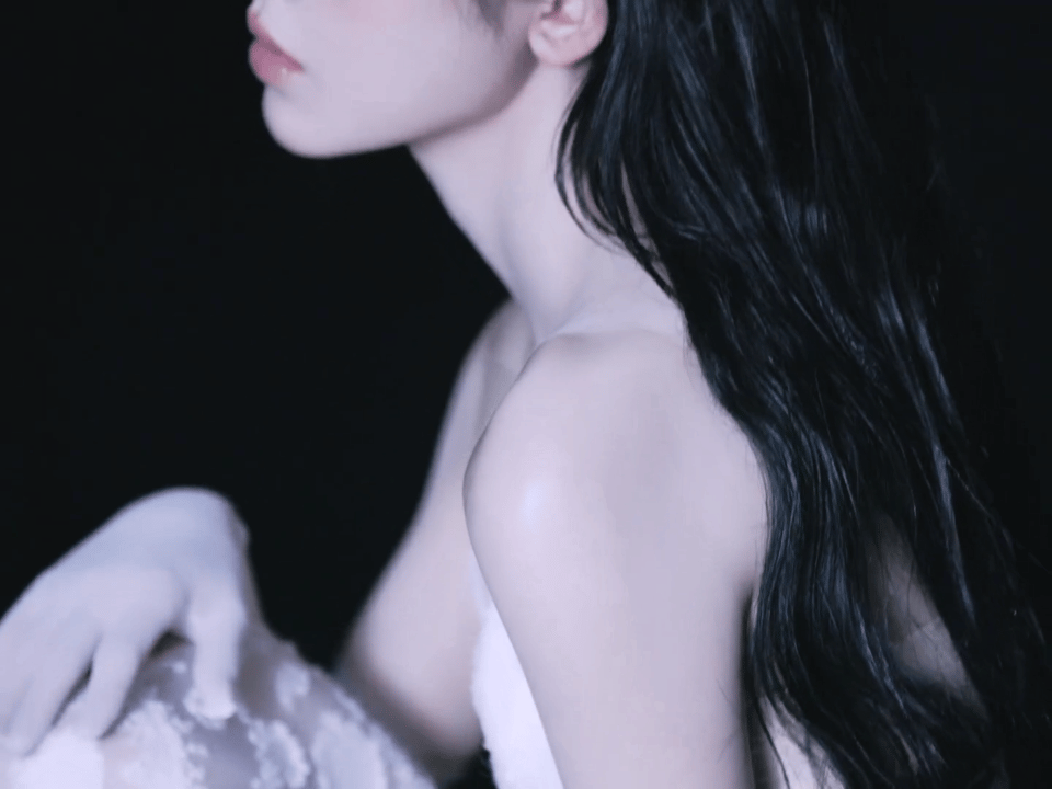 鞠婧祎,好美的人鱼公主♀️ 珍珠项链贝壳饰品,完全和海洋融为一体了 - 6