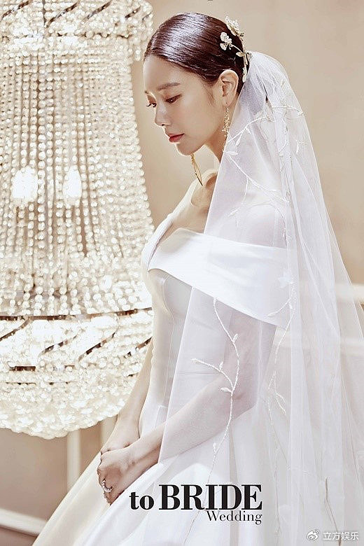 韩星Clara婚纱写真秀九头身比例 - 3