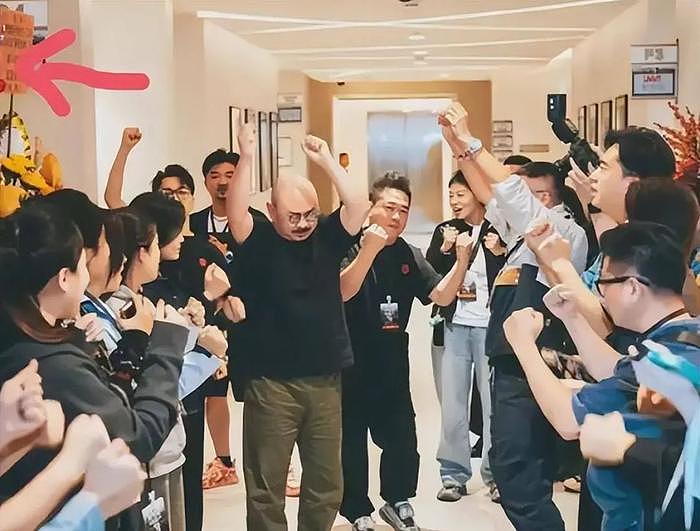 刀郎因演唱会爆火再遭陈伟痛批 - 11