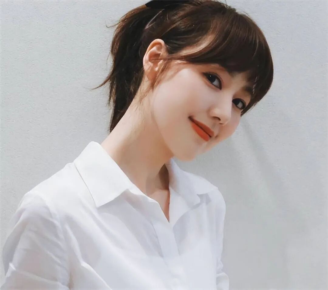 插足他人婚姻、遭央视除名、靠男人上位、绯闻缠身十几年的她，传言到底几分真几分假？直到现在才清楚 - 1