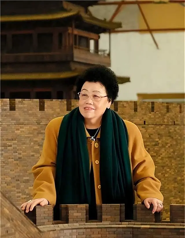 中国前女首富去世：捐了数千万，一天只花10块钱（组图） - 3