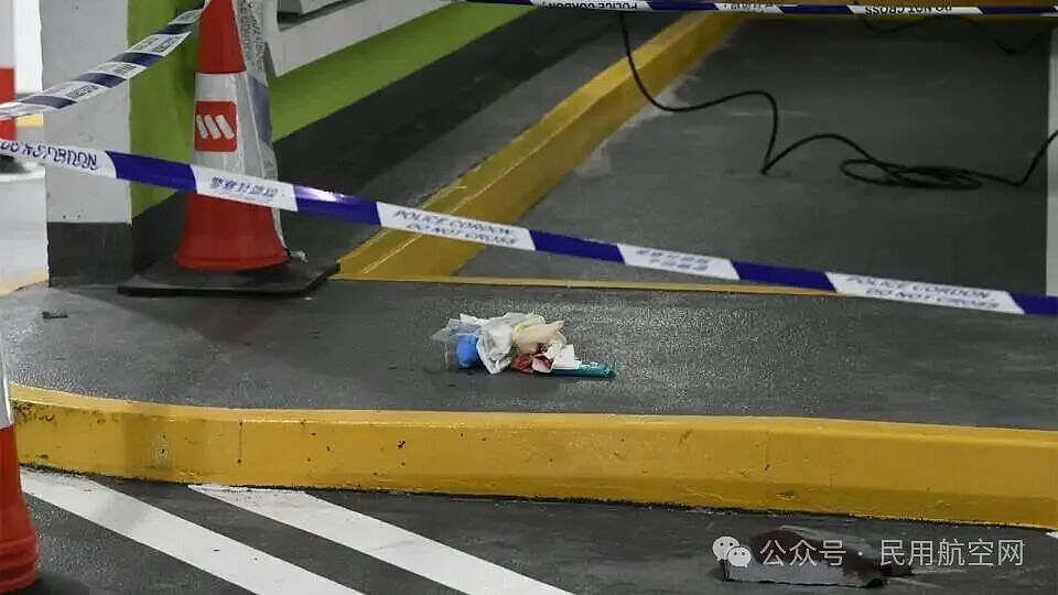 香港机场突发黄金大劫案!价值700万黄金被抢,男子遭多名歹徒砍伤(组图) - 2