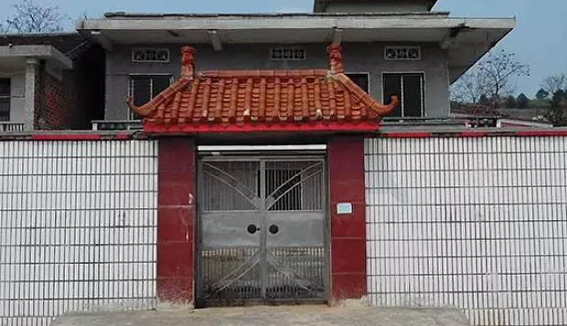 宴会上,坐在马斯克身边的女人,原来是这里的首富(组图) - 5