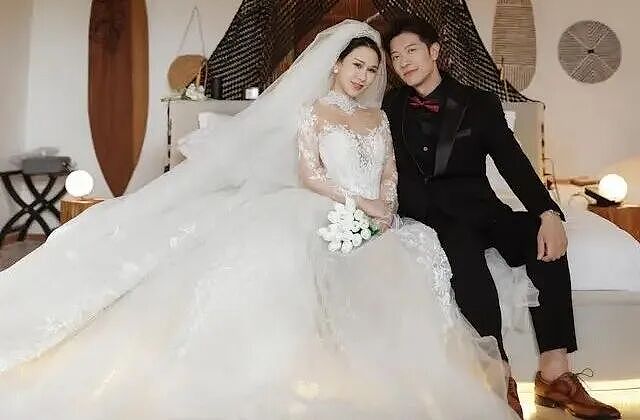 香港男星迎娶富婆,安排妻子直播带货,自己全职在家带孩子 - 3